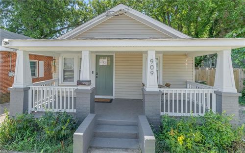 909 Florida St, Hampton, VA, 23669-3305 | Card Image