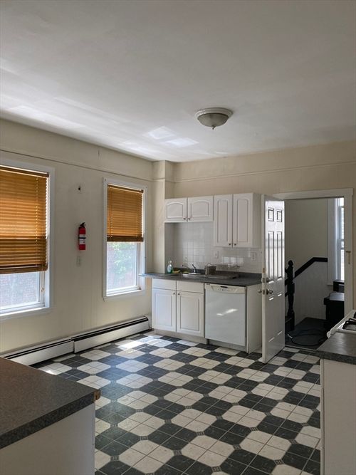 2-214 Broadway, Cambridge, MA, 02139-1904 | Card Image