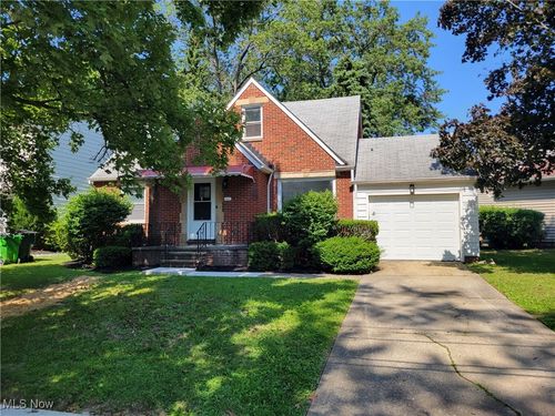5661 Saxon Dr, Garfield Heights, OH, 44125-4169 | Card Image