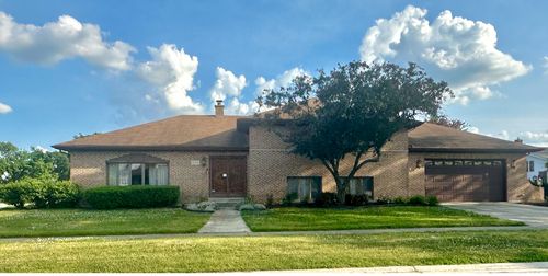 10531 Camelot St, Westchester, IL, 60154-3531 | Card Image