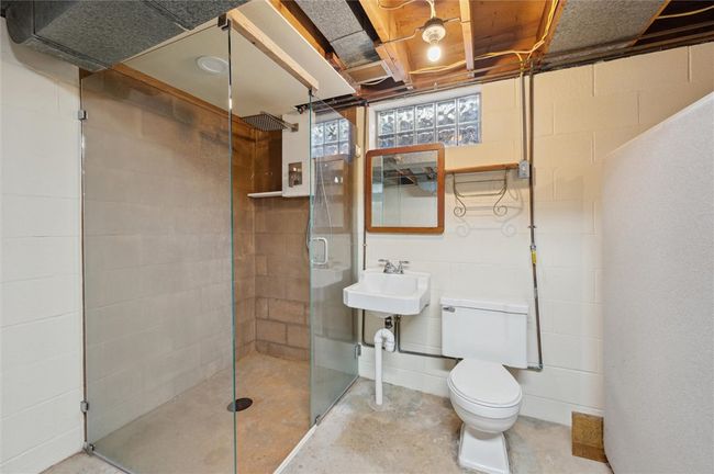 502 Sycamore St, House other with 3 bedrooms, 2 bathrooms and 2 parking in Vandergrift PA | Image 29