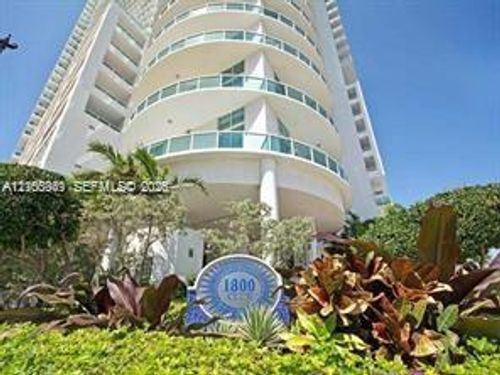 2704-1800 N Bayshore Dr, Miami, FL, 33132-3230 | Card Image