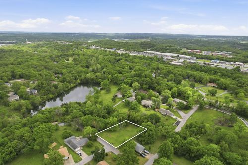 000 Old Glory Rd, Branson, MO, 65616 | Card Image