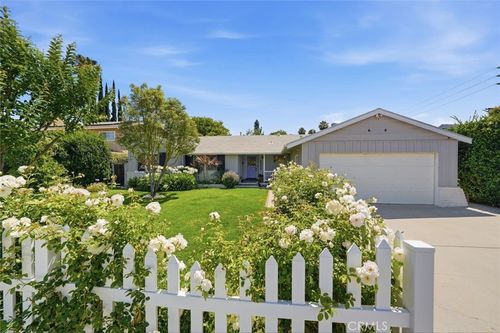 6530 Gaviota Ave, Lake Balboa, CA, 91406-6408 | Card Image