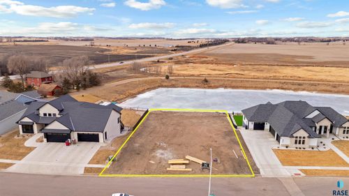 301 S Waterside Cir, Sioux Falls, SD, 57107-3084 | Card Image