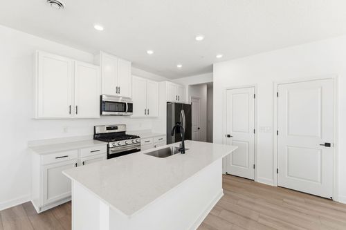 10560 Glacier Ln N, Maple Grove, MN, 55369-7418 | Card Image