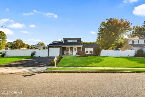 124 Starlight Rd, Howell, NJ, 07731-2253 | Card Image