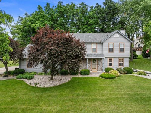 645 Two Rivers Drive, MUKWONAGO, WI, 53149 | Card Image
