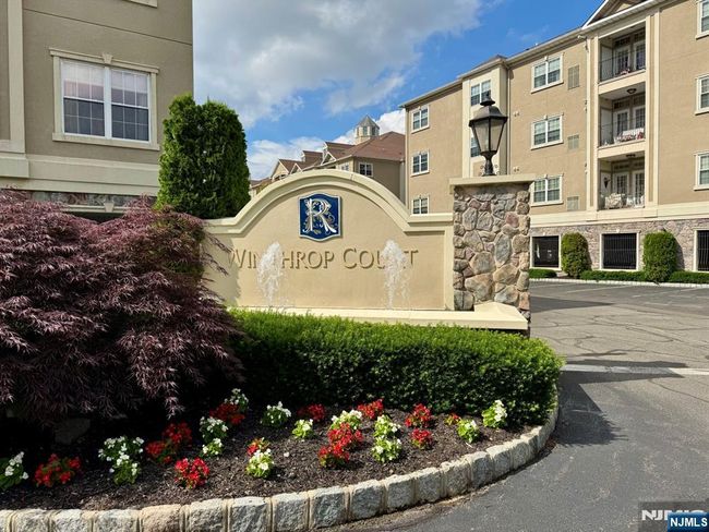 7207 Ravenscroft Rd, Condo with 2 bedrooms, 2 bathrooms and null parking in Clifton NJ | Image 4