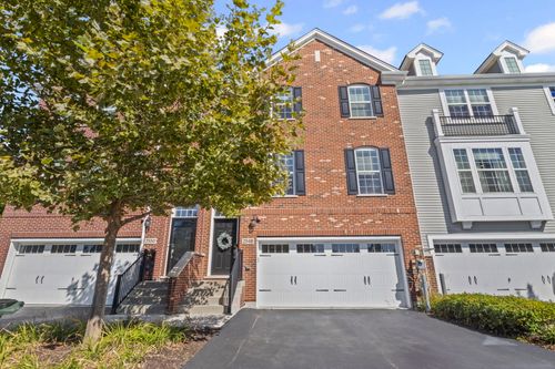 2548 Huntleigh Ln, Woodridge, IL, 60517-2829 | Card Image