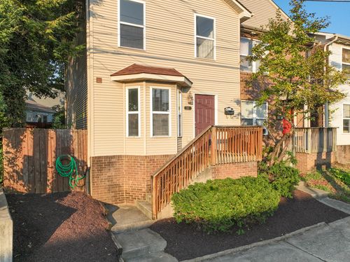 841 W Maxwell St, Lexington, KY, 40508-2525 | Card Image