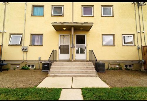 636 Herbert Ave, Winnipeg, MB, R2L1G2 | Card Image