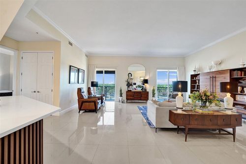 apt-507-2617 Ne 14th Ave, Wilton Manors, FL, 33334-4394 | Card Image