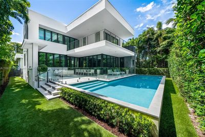 5327 N Bay Rd, House other with 5 bedrooms, 5 bathrooms and null parking in Miami Beach FL | Image 3