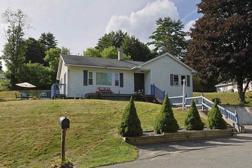 25 Ridge View Rd, White River Junction, VT, 05001-2977 | Card Image