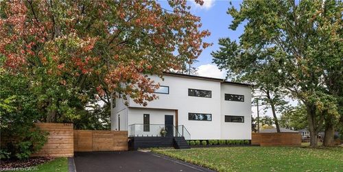 {{alt}} | Card Image