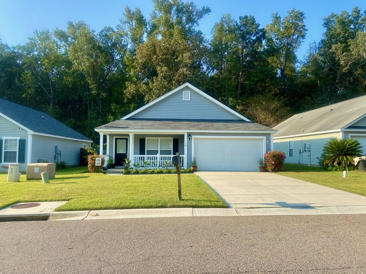 Avalon Rd, Summerville, SC 29483