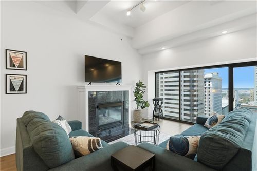 1101 Walnut St, Kansas City, MO, 64106-2134 | Card Image