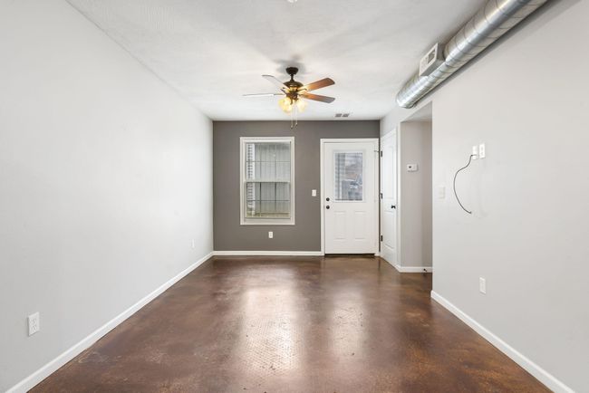 Living Area | Image 15