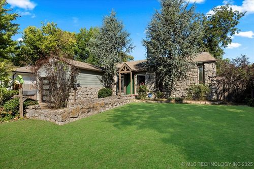 1527 E 50th St, Tulsa, OK, 74105-4811 | Card Image