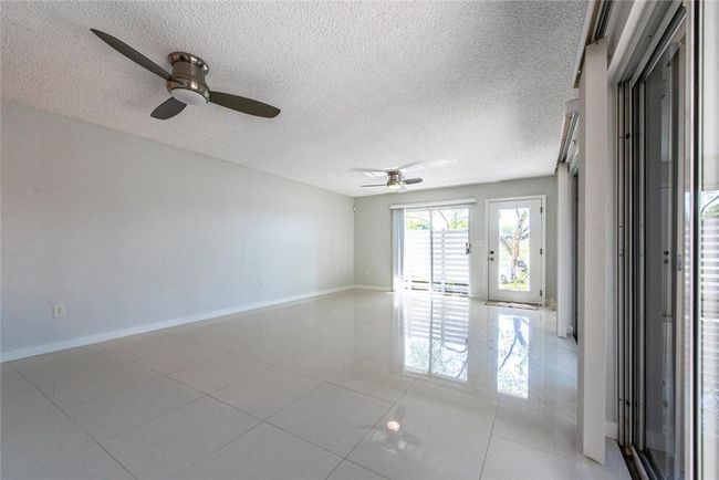 574 - 574 Nw 97 Th Ave, Townhouse with 3 bedrooms, 3 bathrooms and null parking in Plantation FL | Image 14