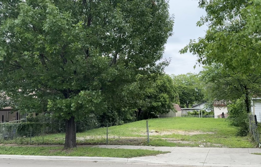 Land in Dallas