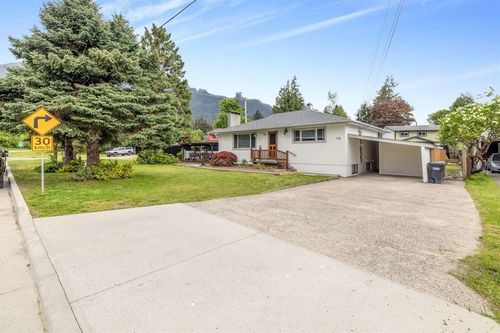 776 7th Ave, Hope, BC, V0X1L4 | Card Image