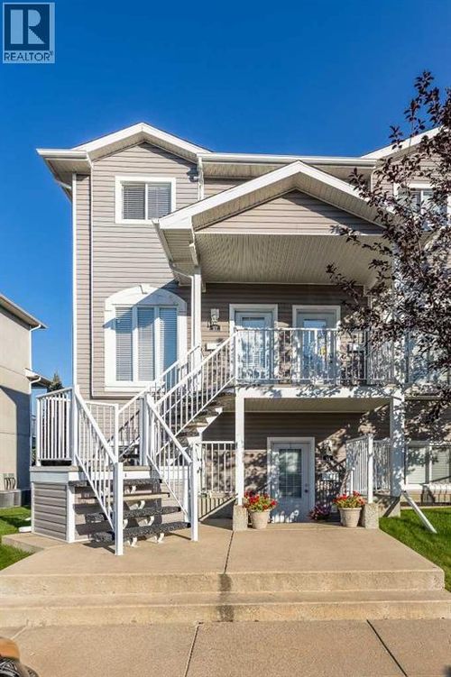 37 Somerset Lane Se, Medicine Hat, AB, T1B0E5 | Card Image