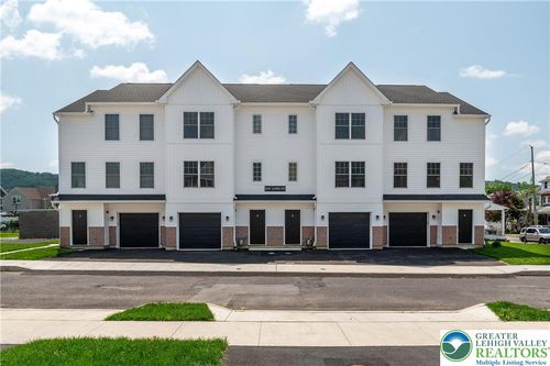 4-560 Long St, EMMAUS, PA, 18049-2237 | Card Image