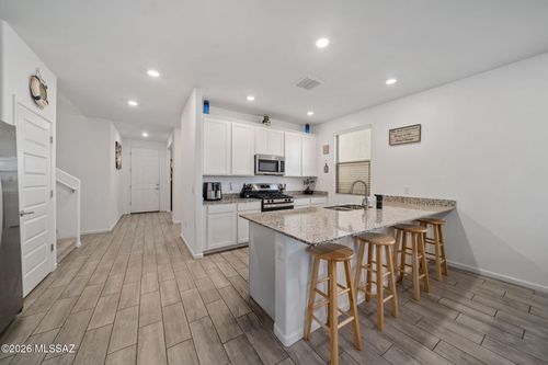 757 W Calle El Teclado, Sahuarita, AZ, 85629-1189 | Card Image
