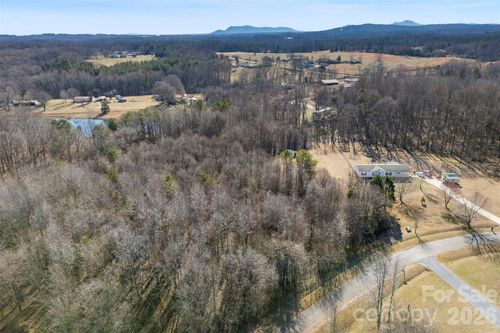 5752 Walker Way, Kings Mountain, NC, 28086 | Card Image