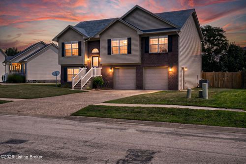 240 Crooked Oak Ct, Shepherdsville, KY, 40165-8352 | Card Image
