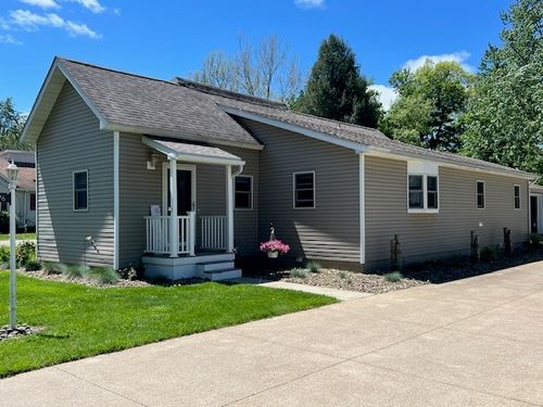 5976 Glade Dr, Erie, PA, 16509-2704 | Card Image