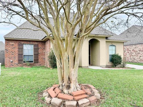 40312 Crestridge Dr, Gonzales, LA, 70737-7148 | Card Image