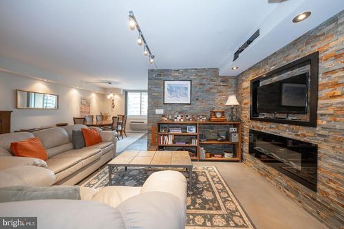 apt-1919-1919 Chestnut St, PHILADELPHIA, PA, 19103-3432 | Card Image