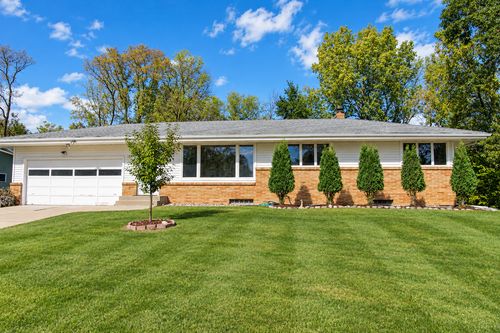 1595 Sandhurst Ave E, Maplewood, MN, 55109-3635 | Card Image