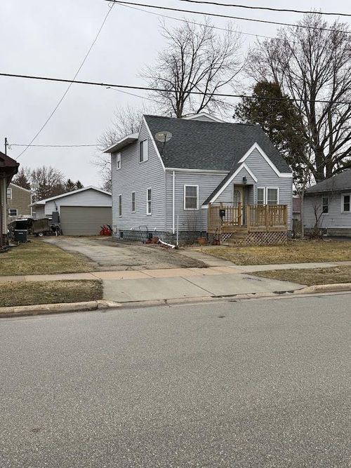 632 7th Street, MENASHA, WI, 54952 | Card Image