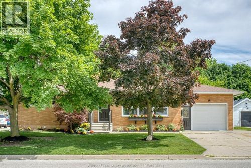 68 Mccallum, Kingsville, ON, N9Y1C2 | Card Image