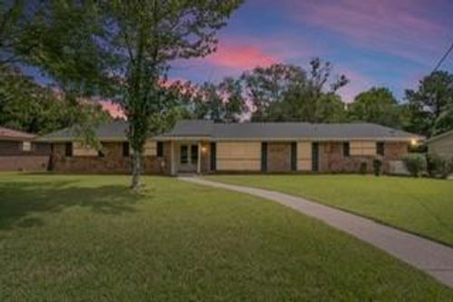 122 Baratara Dr, Chickasaw, AL, 36611-1100 | Card Image