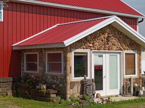 141 State Route 60, New London, OH, 44851-9516 | Card Image