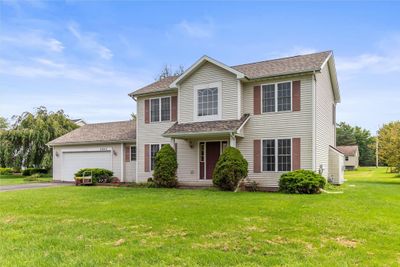 2082 Brookway Crescent, House other with 3 bedrooms, 2 bathrooms and null parking in Ontario NY | Image 2