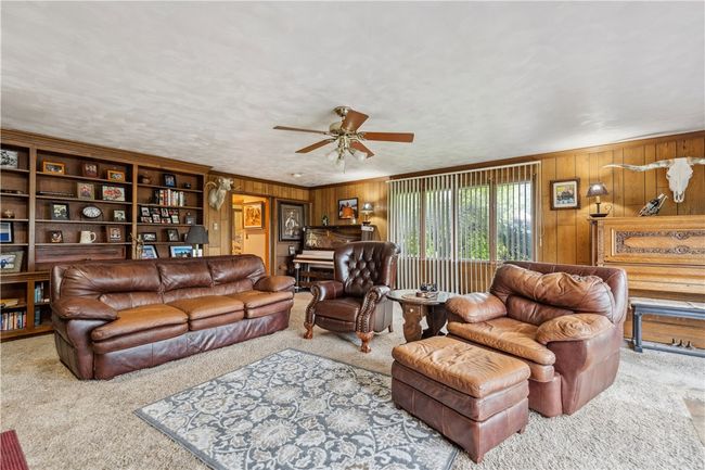 829 Hecla Rd, House other with 5 bedrooms, 3 bathrooms and 2 parking in Mt. Pleasant Twp - Wml PA | Image 6