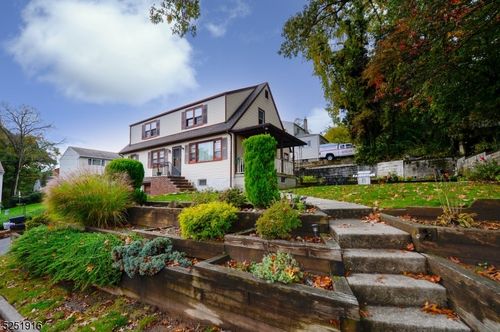 4 Mary St, Hawthorne, NJ, 07506-3518 | Card Image