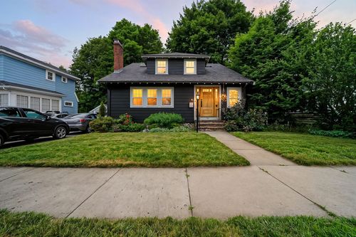 34 Lynde Ave, Melrose, MA, 02176-4337 | Card Image