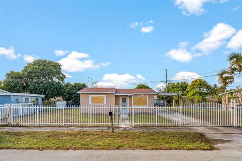 20520 Nw 21st Ave, Miami Gardens, FL, 33056-1617 | Card Image