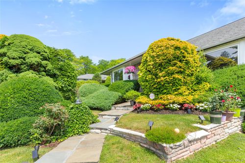 57 Merry Ln, Jericho, NY, 11753-1737 | Card Image