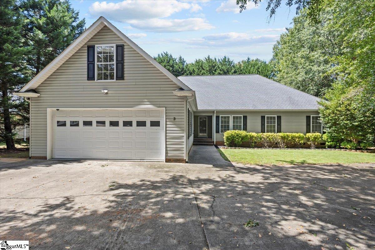 Pebble Stone Ln, Taylors, SC 29687