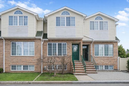 43 Timothy Ct, Staten Island, NY, 10314-6756 | Card Image