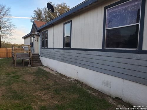 754 Kayroe Rd, Adkins, TX, 78101-9796 | Card Image