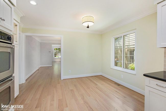 Eating area Kitchen | Image 13